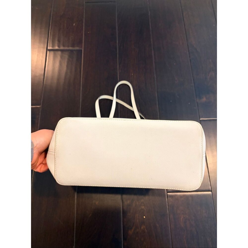 Michael Kors White Saffiano Leather Tote Bag Gold MK Charm Shoulder Purse EUC Ch - Picture 4 of 8